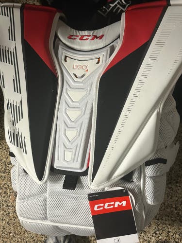 New Medium CCM  Eflex 5 pro Goalie Chest Protector