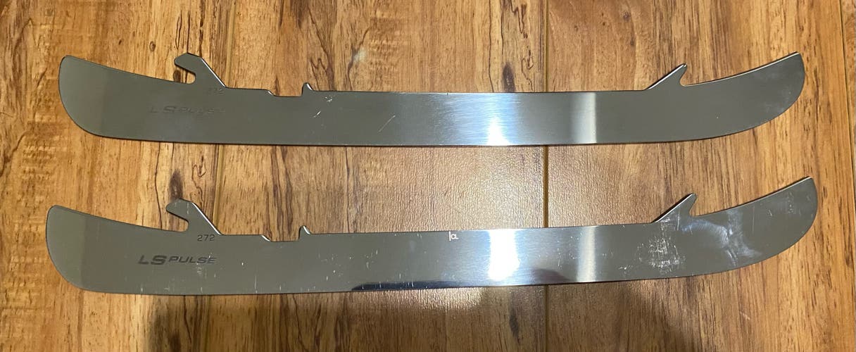 NEW Bauer LS PULSE 272 mm + free sharpening if wanted!