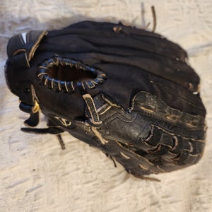 Nike Right Hand Throw Baseball Glove 12"