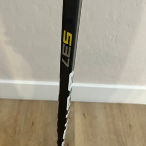 Intermediate Right Handed P92  Supreme S37 Hockey Stick
