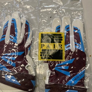 Women Easton gloves  Small  Little league World Series baseball 2016 Hyper skin  New