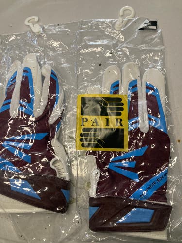 Women Easton gloves  Small  Little league World Series baseball 2016 Hyper skin  New