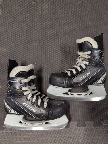 Youth Used CCM Tacks Hockey Skates Size 12