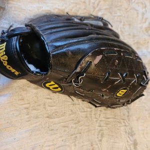 Wilson Right Hand Throw Optima Silver Series Baseball/Softball Glove 13.5"