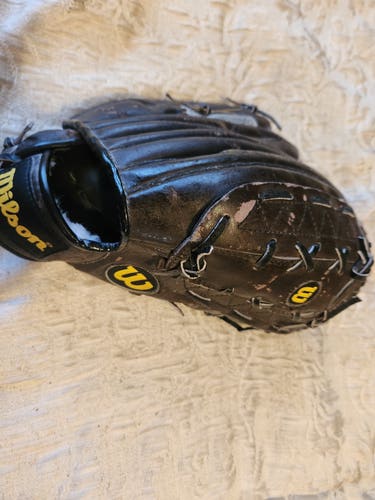 Wilson Right Hand Throw Optima Silver Series Baseball/Softball Glove 13.5"