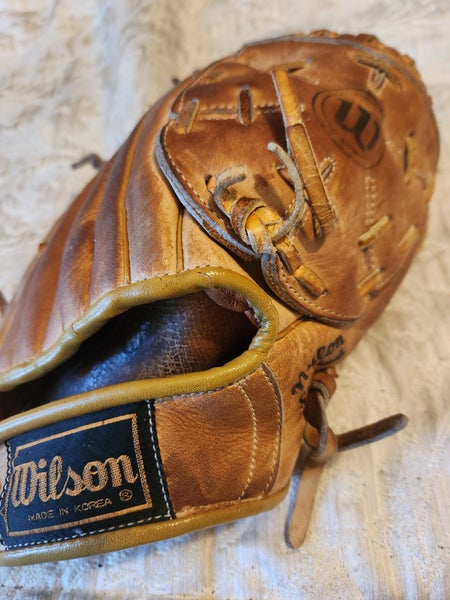 Vintage Wilson Jim Catfish Hunter 10” Baseball Glove