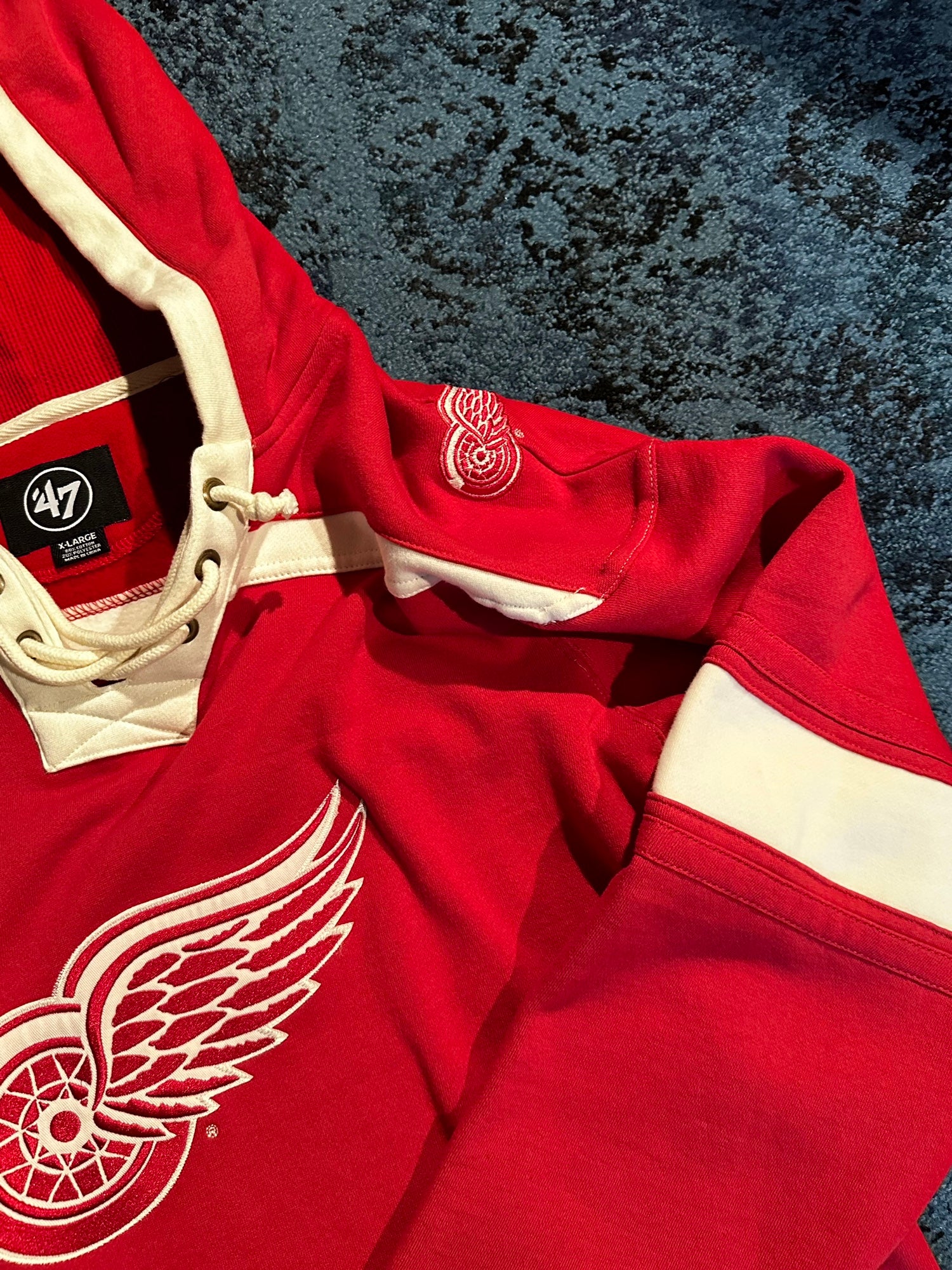 Detroit Red Wings '47 Superior Lacer Pullover Hoodie - Red