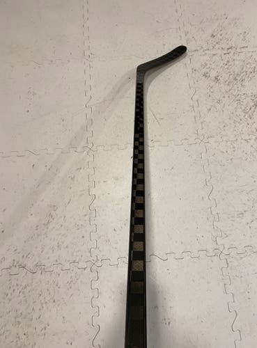 Senior Right Handed Pro Stock Hockey Stick