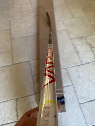 NEW!! Intermediate Right Handed P88  Vapor Hyperlite Hockey Stick