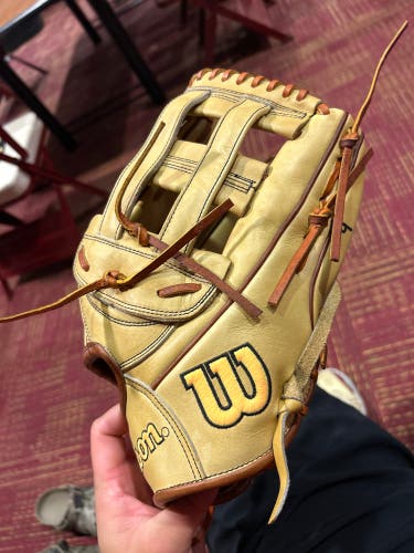 2023 Outfield 12.75" A2000 Baseball Glove