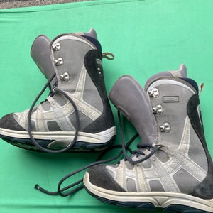 Used Men's 7.0 (W 8.0) Burton Moto Snowboard Boots All Mountain