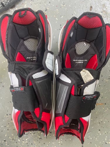 Used CCM Jetspeed FT4 pro Shin Pads