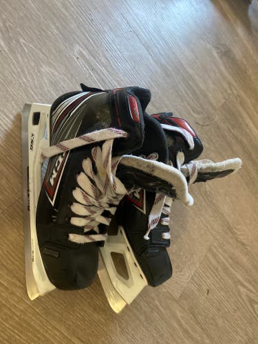 Used CCM Regular Width  Size 5 Jetspeed ft460 Hockey Goalie Skates
