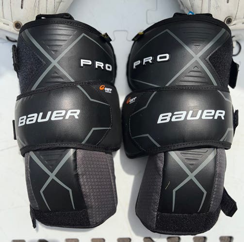 Used Bauer Pro Knee Guard Sr