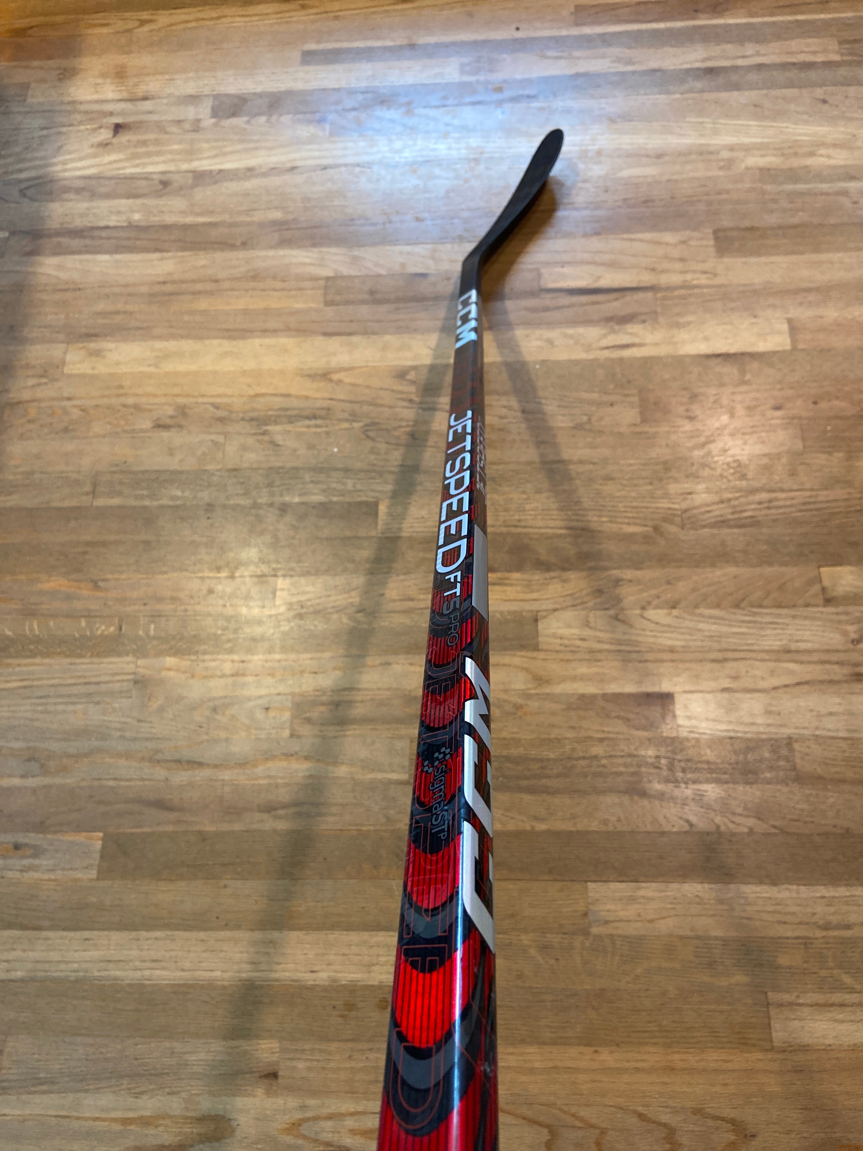 Intermediate New Right Handed CCM JetSpeed FT5 Pro Hockey Stick