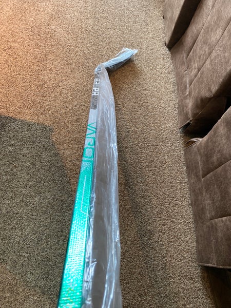 Senior Right Handed P92 Pro Stock Vapor Hyperlite Hockey Stick