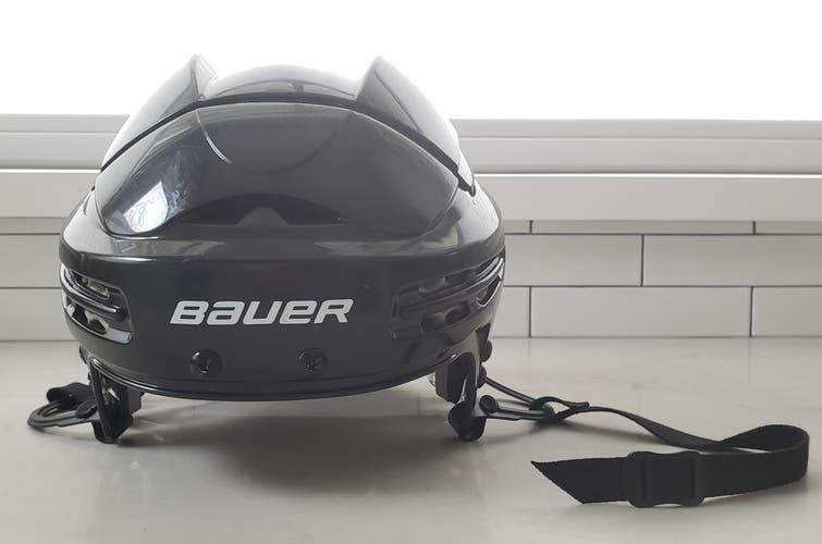 New Bauer 5100L Large Helmet  HECC THE END OF 12/ 2023