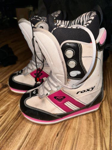 Women's Size 8.0 (Women's 9.0) Roxy All Mountain Snowboard Boots