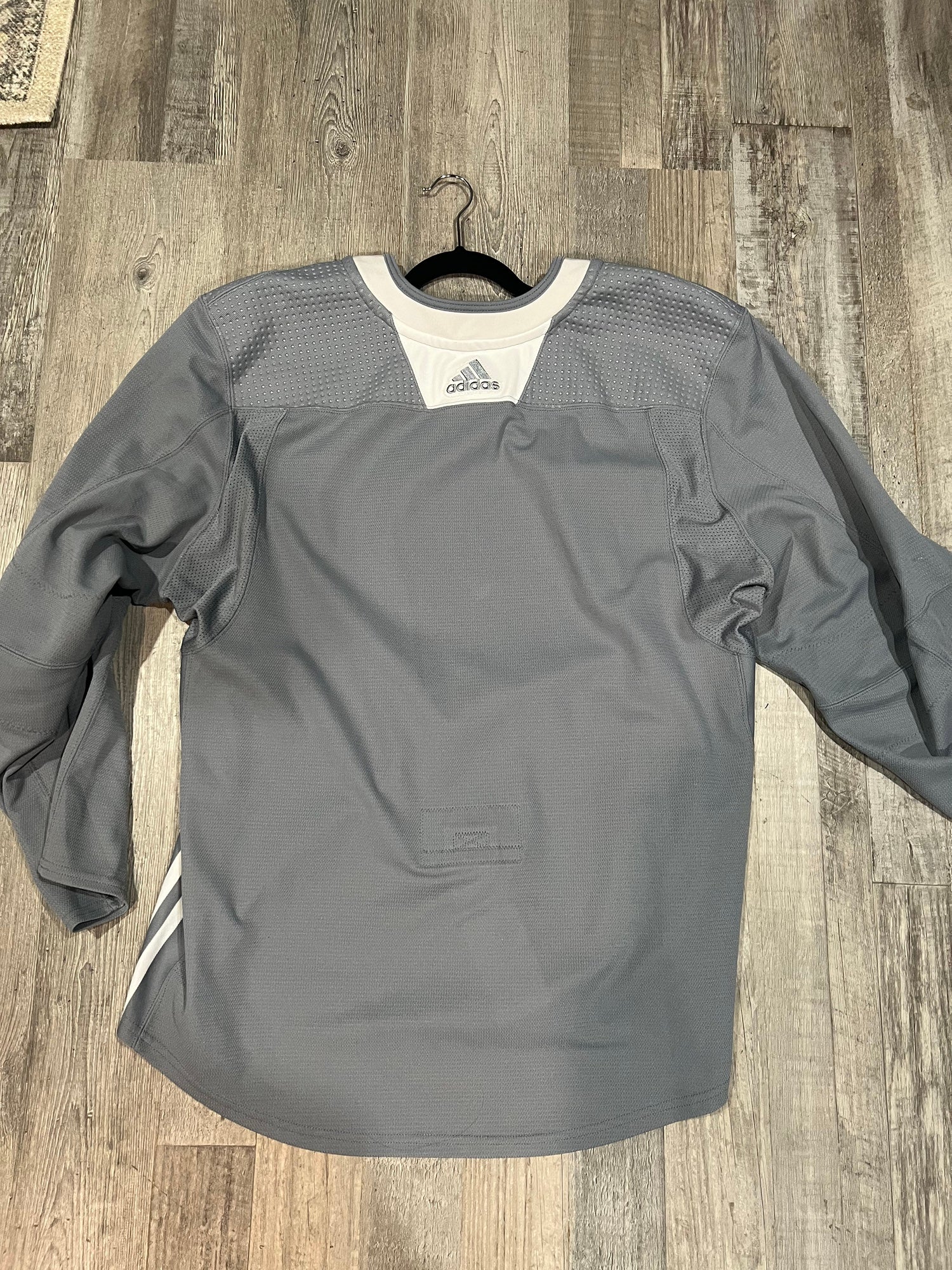 : adidas 3-Stripe Practice Jersey - Men's Hockey : Clothing,  Shoes & Jewelry