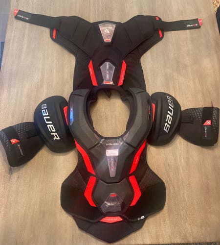 Used Large Bauer Vapor 3X Pro Shoulder Pads