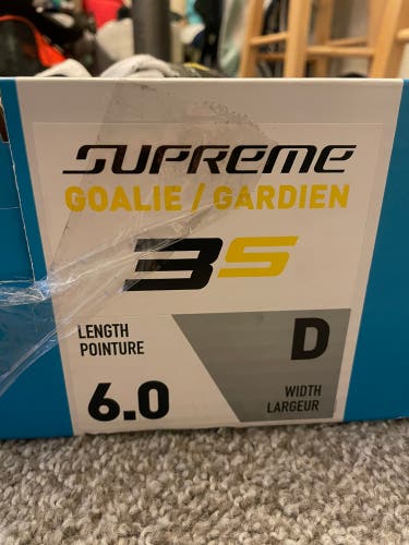 New Bauer Regular Width  Size 6 Supreme 3s Hockey Goalie Skates