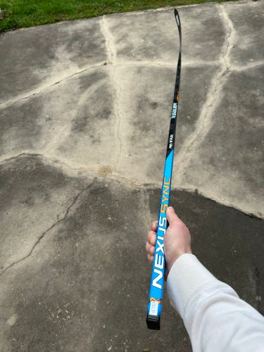 NEW Nexus Sync P92 Curve 87 Flex RH Hockey Stick