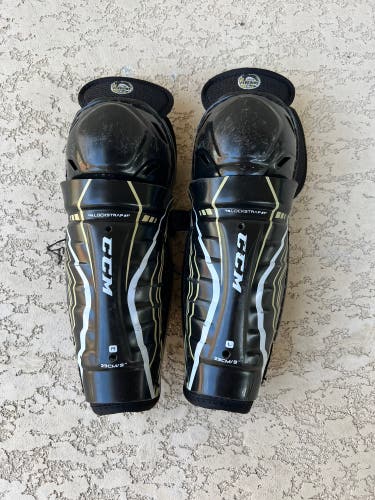 Used Little Penguins SC87 CCM Hockey Shin Pads B R6 S3 L1