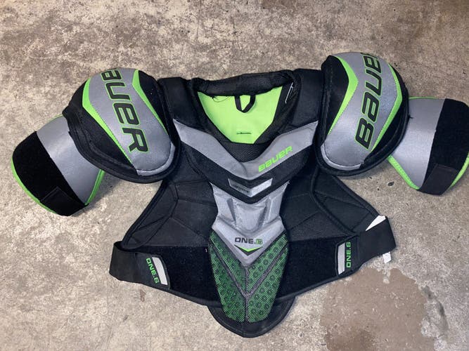 NEW Bauer Supreme One.6 Shoulder Pads