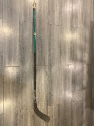 Senior Left Hand P88 Pro Stock Nexus 2N Pro Hockey Stick