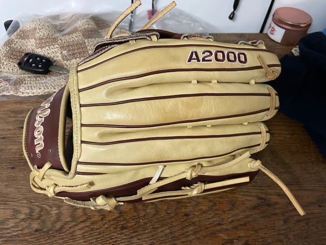 Used Outfield 12.75" A2000 Baseball Glove