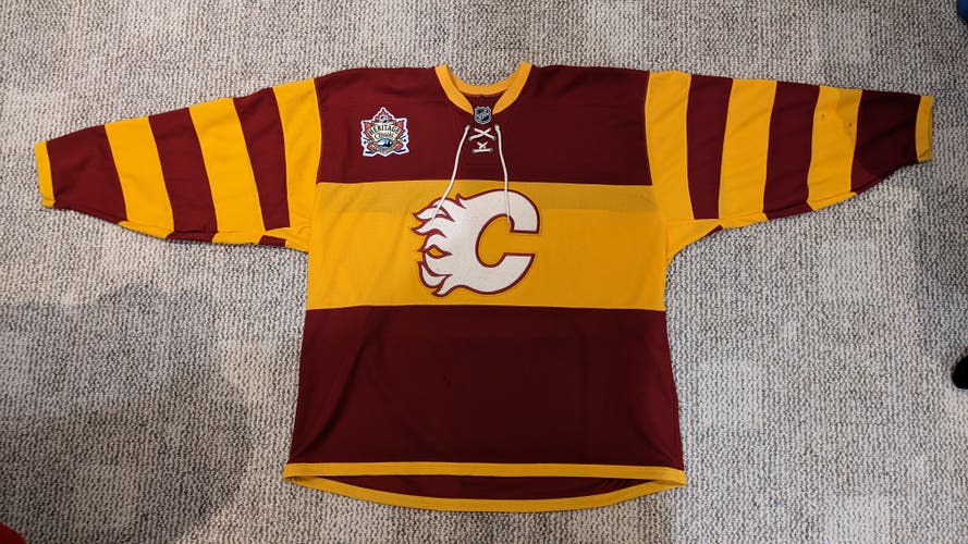 Calgary Flames Jersey XXL 2XL 2011 Heritage Classic