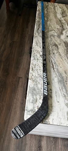 Senior Right Handed P88 Pro Stock Nexus 2N Pro Hockey Stick
