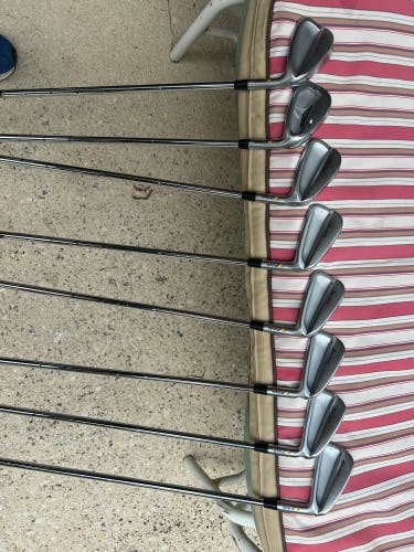 Used Right Handed Extra Stiff Flex Steel Shaft iBlade Iron Set