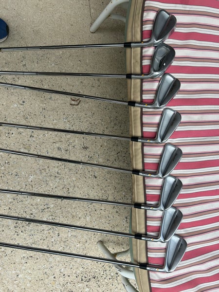 Used Right Handed Extra Stiff Flex Steel Shaft iBlade Iron Set