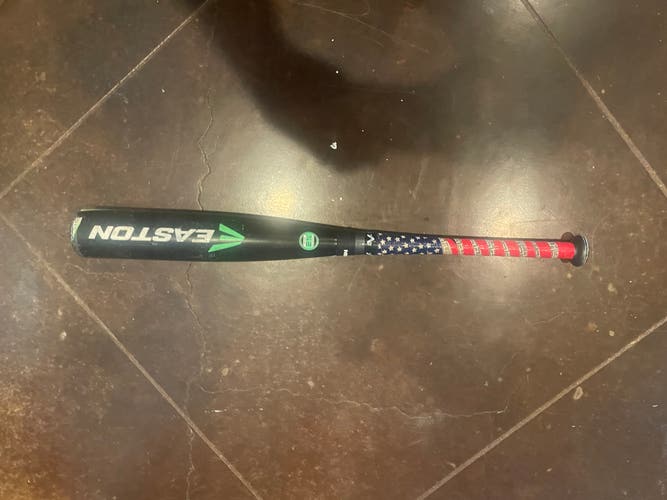 Used USSSA Certified 2016 Easton Composite Mako Bat (-10) 18 oz 28"