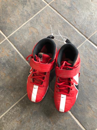 Used Men's 8.5 (W 9.5) Nike Trout Footwear