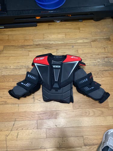 New Small CCM  Extreme Flex Shield E2.9 Goalie Chest Protector