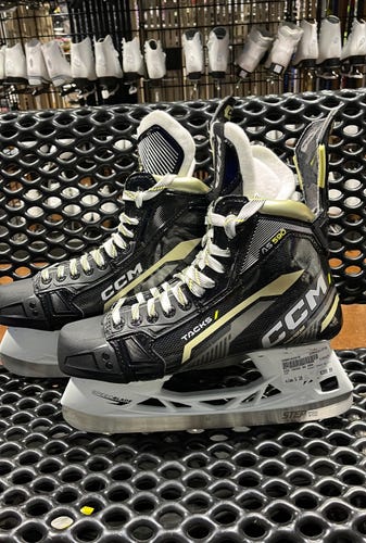 CCM Used Senior Size 10 Hockey Skates
