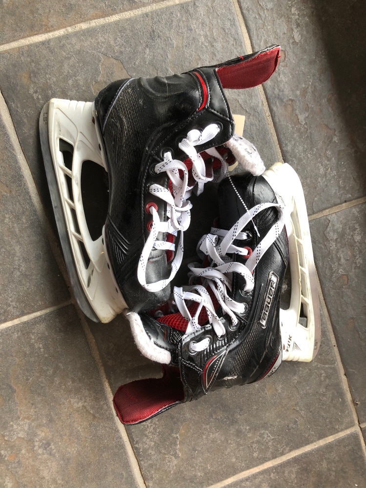 Used Bauer Vapor XVelocity Hockey Skates D&R (Regular) 4.0