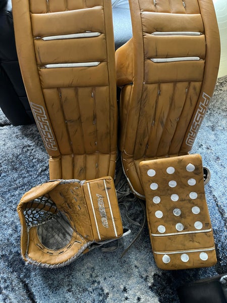 34" Full Right Passau Goalie Full Set