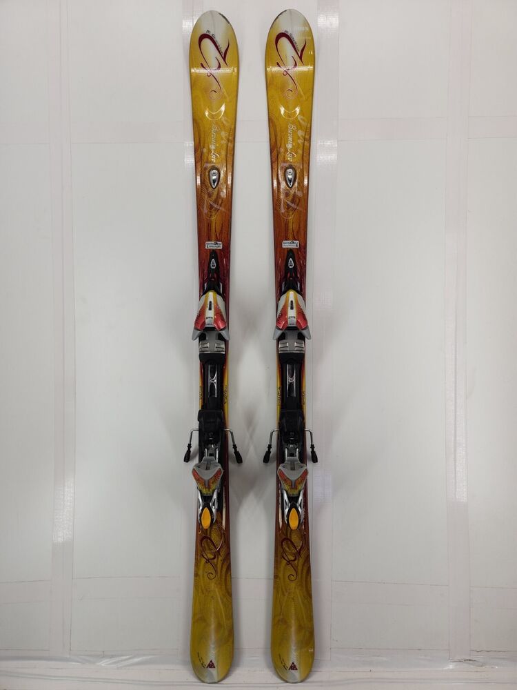 【中古】K2 Burnin Luv Women's 146cm MARKR 11.0金具付 K2 Burnin Luv Skis + Marker 11.0 TC Bindings - Women\u0027s 2010 | evo