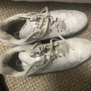 Under armor soccer cleats 11.5 USED