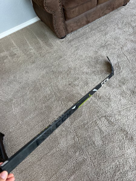 Senior Right Handed P29 RibCor 65k Hockey Stick