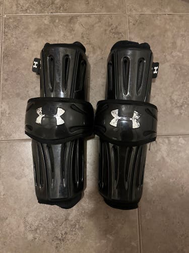 Under Armour Revenant Arm Guards