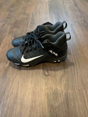 Black Adult Used Unisex Size 7.0 (Women's 8.0) Molded Cleats Nike Alpha Cleats