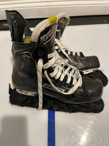 Used Bauer Size 9 Supreme 2S Hockey Skates
