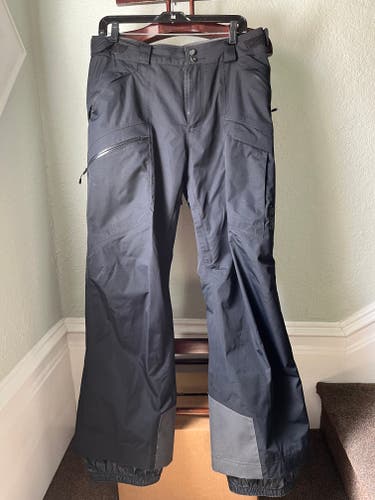 Black Men's Adult Used Medium Mountain Hardware Ski Pants