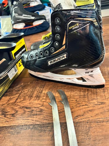 Used Bauer Regular Width Size 4.5 Supreme Ignite Pro Hockey Skates