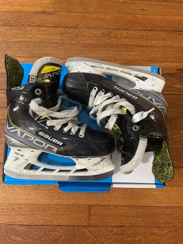 Used Size 3.5 Bauer Vapor 3x Hockey Skates