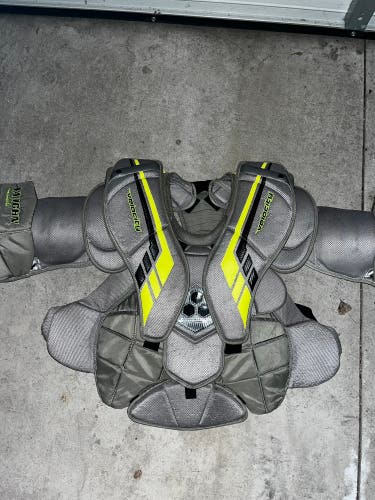 Used Large Vaughn Velocity VE8 Pro Goalie Chest Protector